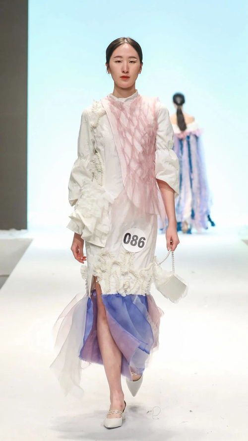 畢業(yè)秀場(chǎng)上的點(diǎn)睛之筆 東華大學(xué)17級(jí)服裝設(shè)計(jì)專(zhuān)業(yè)畢業(yè)設(shè)計(jì)秀鞋帽篇