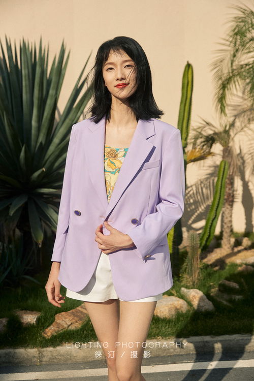 法式復(fù)古的田園詩(shī) 街拍鏡頭下的女裝與日用藝術(shù)